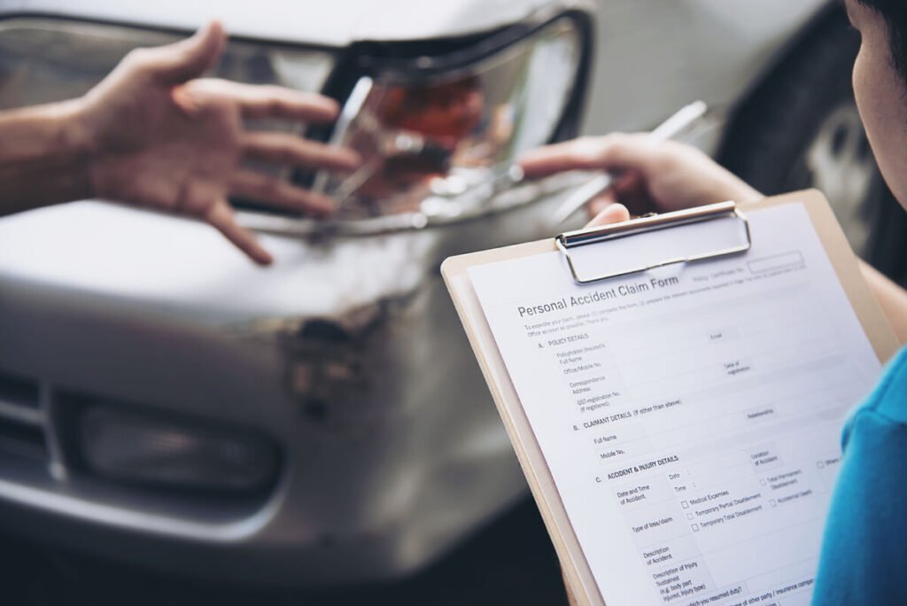 Remplissage d'un constat amiable d'accident de la route pour une voiture en leasing LOA.